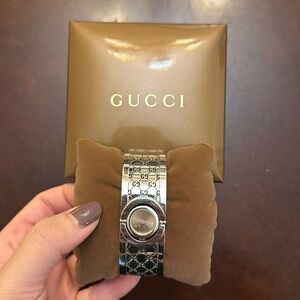 Gucci Bracelet Watch - Original Packaging / Box